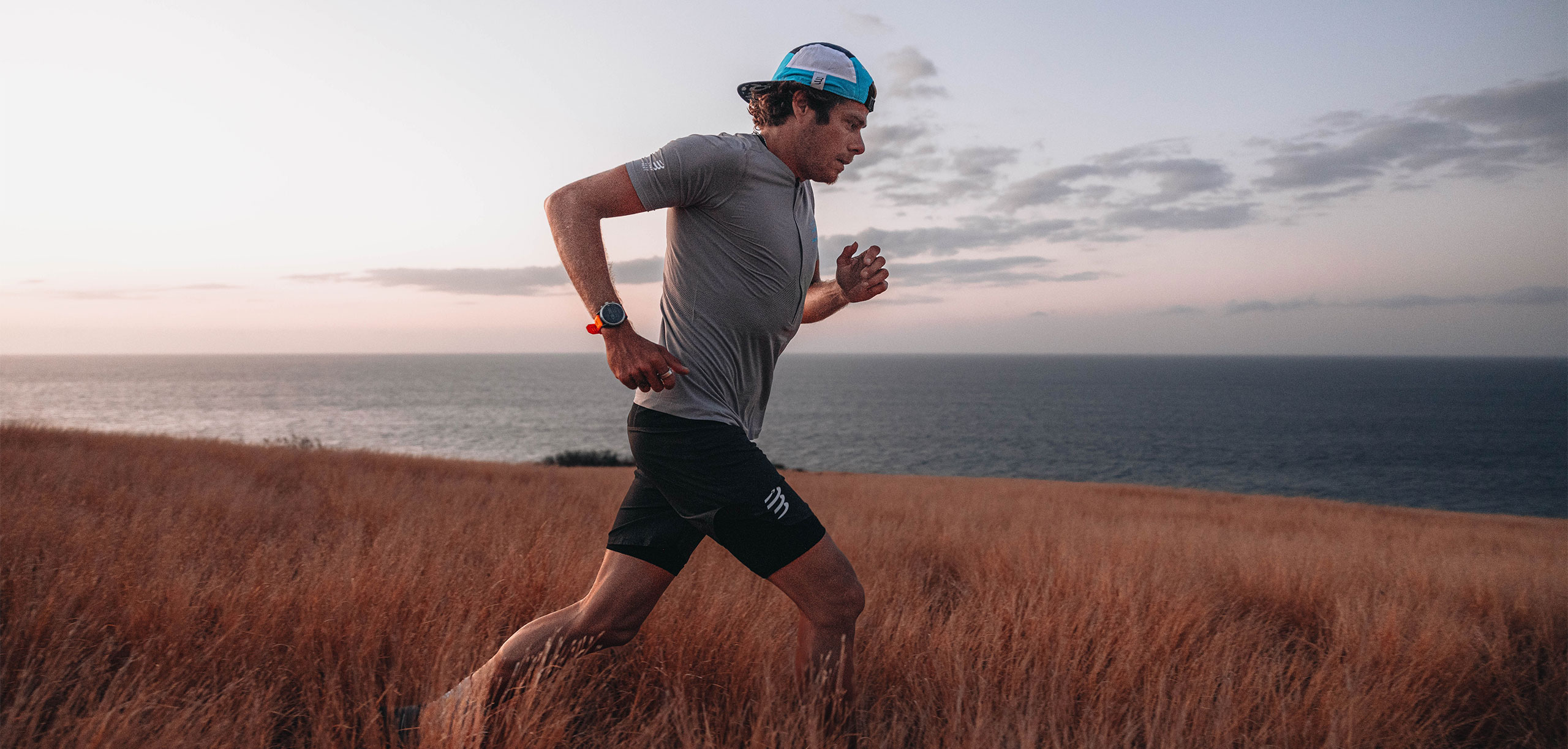 TRAIL HALF-ZIP FITTED SS TOP - ALLOY