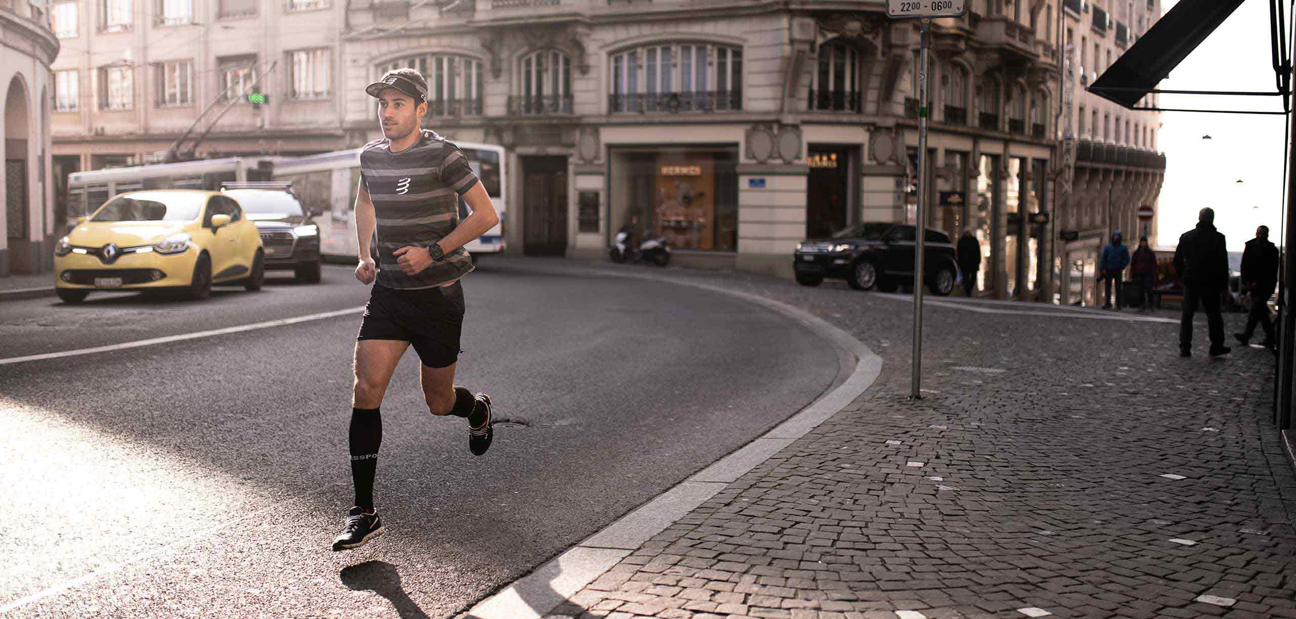 PERFORMANCE SHORT BLACK