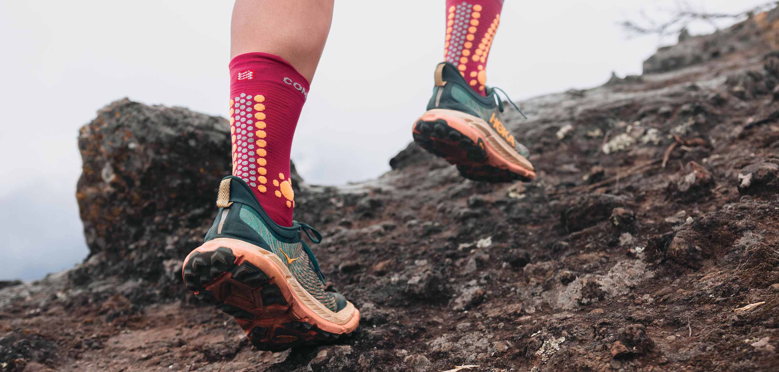 PRO RACING SOCKS V4.0 TRAIL - PERSIAN RED