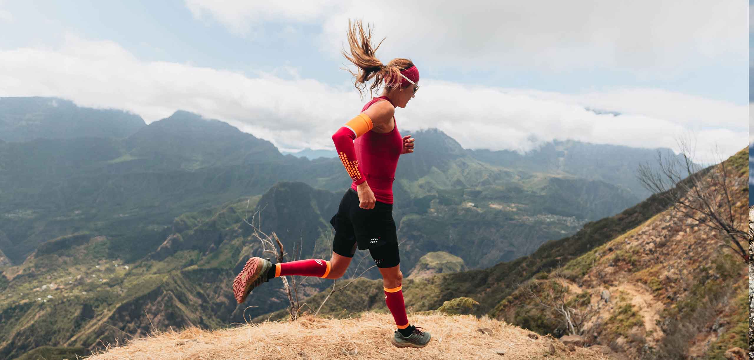 TRAIL POSTURAL TANK TOP W - PERSIAN RED